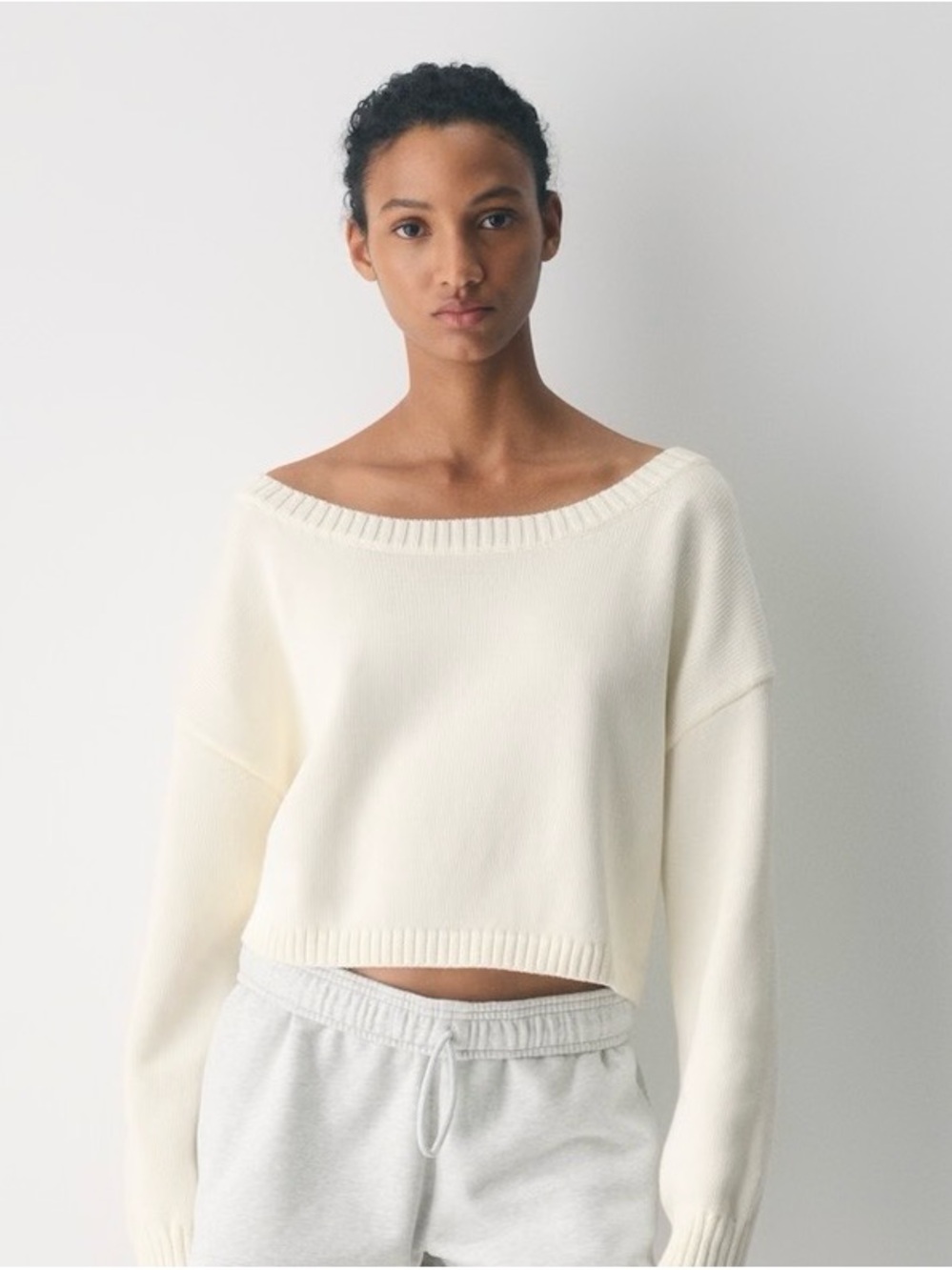 Suzuka - Aritzia Cream Off-the-Shoulder Cropped Sweater - M